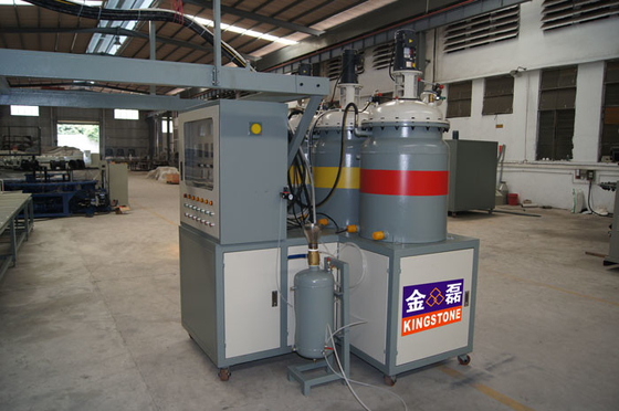 2 Colors Sandals PU Pouring Machine Foam Moulding Machinery 300-400 Pairs / Hour