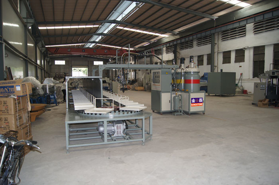 Three Tanks 40 Stations PU Injection Molding Machine With 11*4.9*2.7m Size