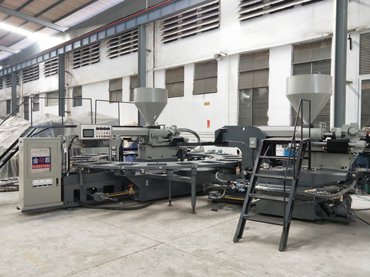 Rotary 2 Color PVC PCU Slipper Making Machine With Air Blowing System