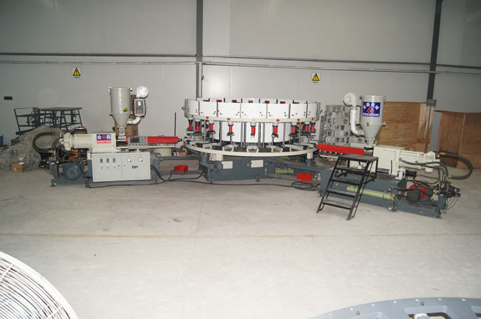Men Leather Sandals Pvc Injection Moulding Machine Two Color With 20 Stations
